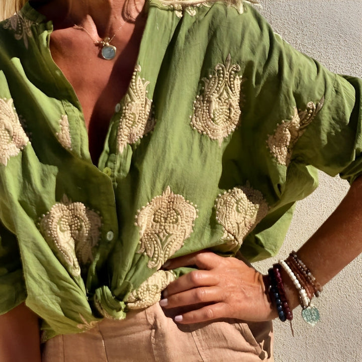 Carlyn – Blusa Estilosa e Elegante